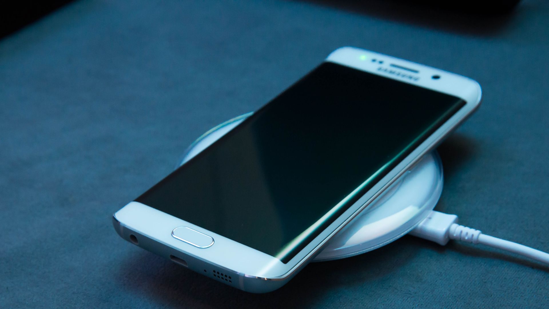 Cuántas horas se debe cargar un celular nuevo Samsung